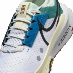 Nike Women’s Zegama Trail 2 (101 - White/Black-Bicoastal-Court Blue) 11 Nike Women’s Zegama Trail 2 (101 - White/Black-Bicoastal-Court Blue) -Tcrunning Sale Store AURORA FD5191 101 PHSYD001 2000