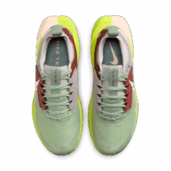 Nike Women’s Zegama Trail 2 (300 - Jade Horizon/Sail-Cyber-Crimson Tint) 18 Nike Women’s Zegama Trail 2 (300 - Jade Horizon/Sail-Cyber-Crimson Tint) -Tcrunning Sale Store AURORA FD5191 300 PHCTH001 2000