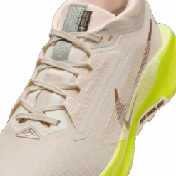 Nike Women’s React Pegasus Trail 5 GORE-TEX (101 - Sanddrift/Dark Pony-Cyber-Life Lime) -Tcrunning Sale Store AURORA FQ0912 101 PHSYD001 2000