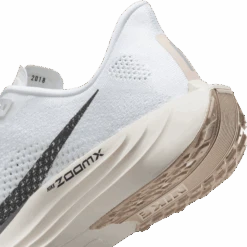 Nike Men’s Pegasus Plus (100 - White/Anthracite-Sail-Light Orewood Brown) 15 Nike Men’s Pegasus Plus (100 - White/Anthracite-Sail-Light Orewood Brown) -Tcrunning Sale Store AURORA FQ7262 100 PHSYD002 2000