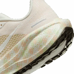 Nike Women's Pegasus 41 (133 - Sail/Sail-Crimson Tint-Vapor Green) -Tcrunning Sale Store AURORA HM5539 133 PHSYD002 2000