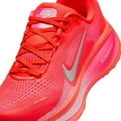 Nike Women's Vomero 18 (603 - Bright Crimson/Metallic Silver) -Tcrunning Sale Store AURORA HM6804 603 PHSYD001 2000